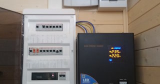 Установка и подключение стабилизаторов напряжения от 576 руб в Нижнекамске - ЭлектроНжм